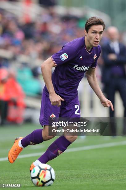 Federico Chiesa of ACF Fiorentina in action during the serie A match between ACF Fiorentina and Spal at Stadio Artemio Franchi on April 15, 2018 in...