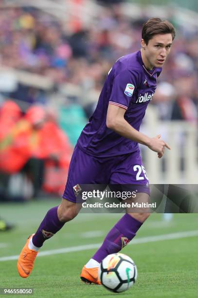 Federico Chiesa of ACF Fiorentina in action during the serie A match between ACF Fiorentina and Spal at Stadio Artemio Franchi on April 15, 2018 in...