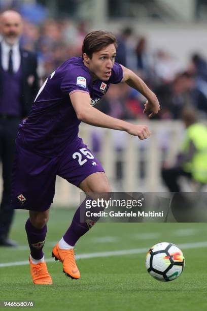 Federico Chiesa of ACF Fiorentina in action during the serie A match between ACF Fiorentina and Spal at Stadio Artemio Franchi on April 15, 2018 in...