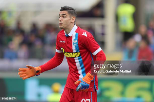 Alex Meret of Spal in action during the serie A match between ACF Fiorentina and Spal at Stadio Artemio Franchi on April 15, 2018 in Florence, Italy.