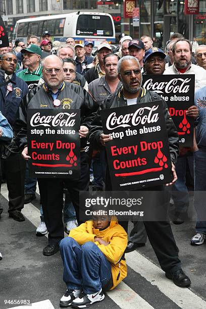 Protesting Coca Cola Us Coca Cola Protest Photos and Premium High Res Pictures - Getty Images