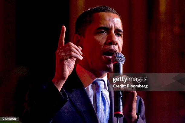 Barack Obama, U.S. Senator for Illinois, hosts a fundraising event at the the Apollo Theater in New York, U.S., on Thursday, Nov. 29, 2007. The event...