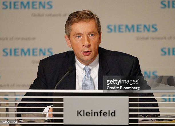Klaus Kleinfeld Siemens AG chief executive speaks at their semi annual press conference in Munich, Germany, Thursday, April 27, 2006. Siemens AG,...