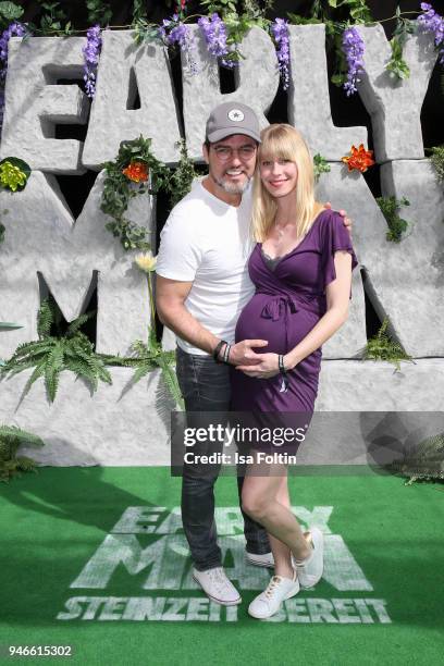 German singer Tobey Wilson and his partner Sabrina Gehrmann during the 'Early Man - Steinzeit Bereit' premiere at Kino in der Kulturbrauerei on April...