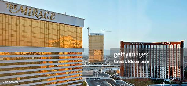 Construction nears completion on Trump Tower 1, center, one of two 64-story hotel and condiminium towers, in Las Vegas, Nevada, Sunday, Aug. 5, 2007....