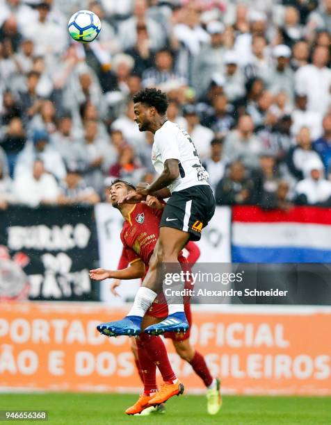Ene Junior of Corinthinas heads the ball during the match against Fluminense for the Brasileirao Series A 2018 at Arena Corinthians Stadium on April...