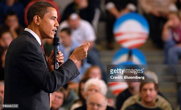 Senator Barack Obama, a Democrat from Illinois and 2008 U.S. Presidential candidate, speaks at a campaign stop at Prospect Mountain High School in...