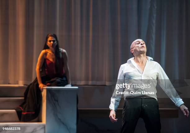 Spanish actors Mamen Camacho and Pepe Viyuela perform during the dress rehearsal of Tirso de Molina's play 'El burlador de Sevilla' on stage at the...