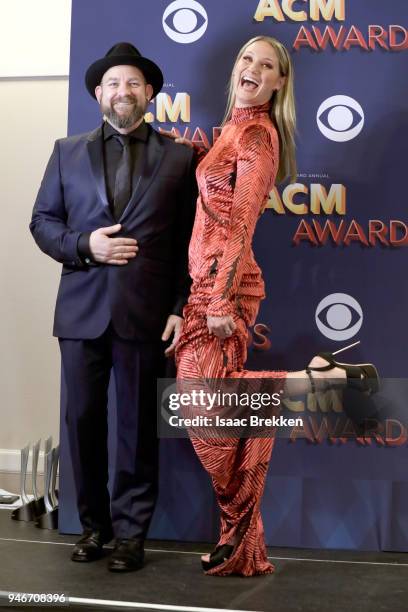 Kristian Bush and Jennifer Nettles of Sugarland pose in the press room during the 53rd Academy of Country Music Awards at MGM Grand Garden Arena on...