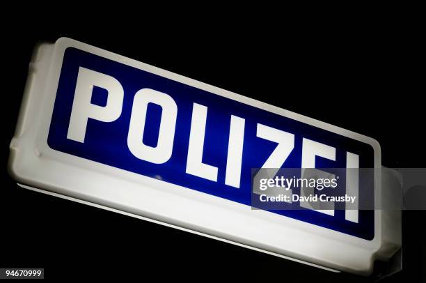 polizei sign - crausby stockfoto's en -beelden