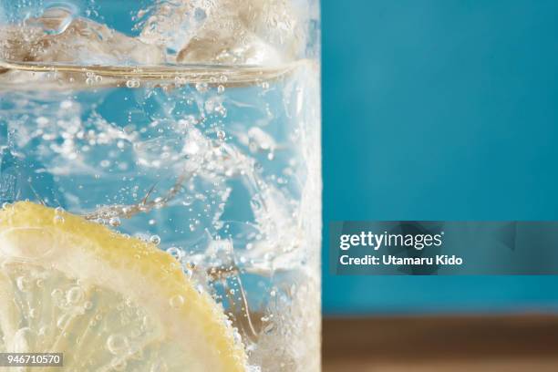 fresh drink. - sparkling water stock-fotos und bilder