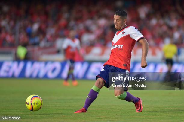 Carlos Esquivel of Veracruz kicks the ball during the 15th round match between Veracruz and Leon as part of the Torneo Clausura 2018 Liga MX at Luis...