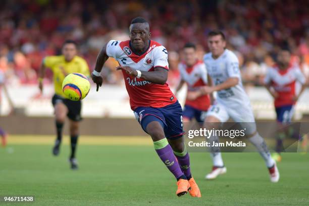 Miguel Murillo of Veracruz runs for the ball during the 15th round match between Veracruz and Leon as part of the Torneo Clausura 2018 Liga MX at...