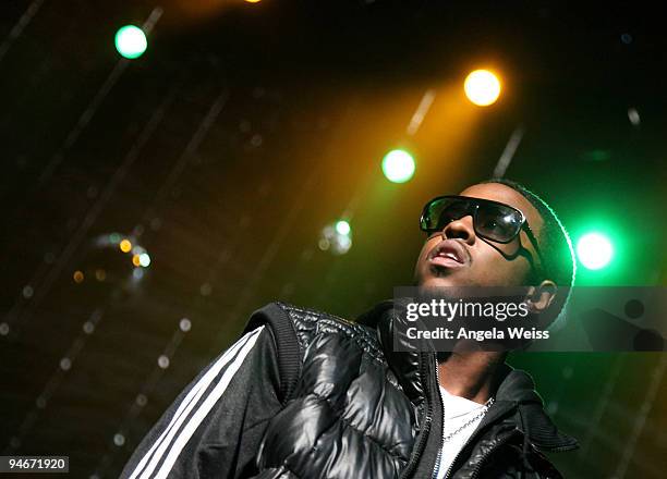 Jeremih performs during the Power 106 Cali Christmas at the Gibson Ampitheater on December 16, 2009 in Los Angeles, California.