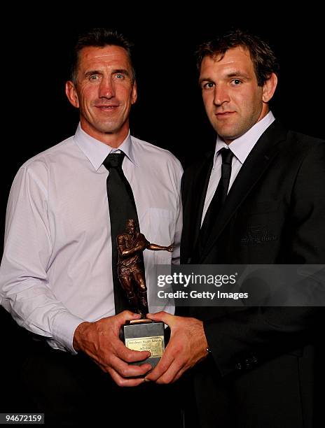 Canterbury coach Rob Penney and Captain George Whitelock with the adidas Team of the Year trophy during the 2009 Steinlager New Zealand Rugby Awards...