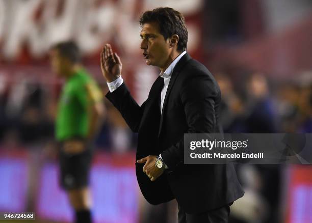 Guillermo Barros Schelotto of Boca Juniors gestures during a match between Independiente and Boca Juniors as part of Superliga 2017/18 at...