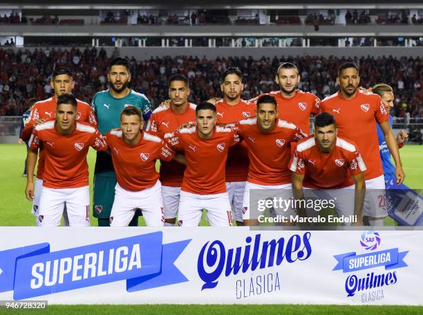 Players of Independiente pose prior the match between Independiente and Boca Juniors as part of Superliga 2017/18 at Libertadores de America Stadium...