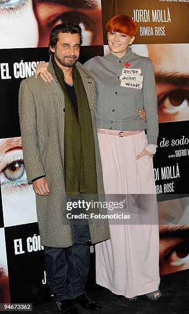 Actor Jordi Molla and actress Bimba Bose attend 'El Consul de Sodoma' photocall, at the Academia de Cine on December 17, 2009 in Madrid, Spain.