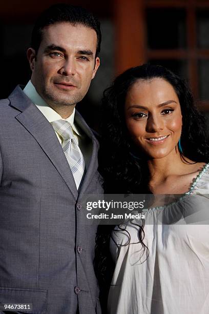 Actors Mauricio Islas and Ivonne Montero during the presentacion of the new mexican tv soap opera 'La Loba' of TV Azteca on December 16, 2009 in...