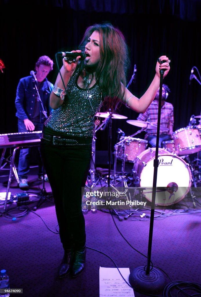 Gabriella Cilmi Performs In Melbourne