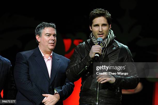 Radio personality Elvis Duran and actor Peter Facinelli onstage during Z100's Jingle Ball 2009 presented by H&M at Madison Square Garden on December...