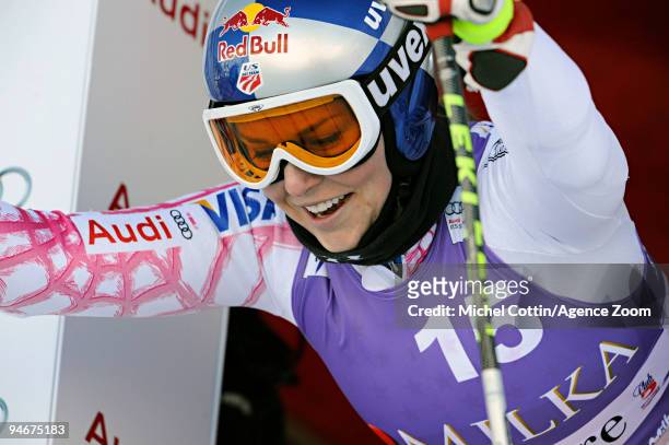Lindsey Vonn of the USA prepares to start during the Audi FIS Alpine Ski World Cup Women's Downhill Training on December 17, 2009 in Val D'Isere,...
