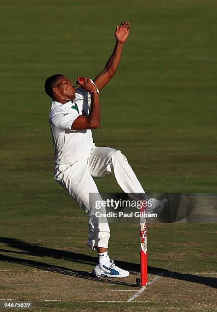 Makhaya Ntini of South Africa in action bowling during day two of the first test match between South Africa and England at Centurion Park on December...