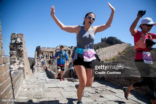 The 2018 jinshanling Great Wall international marathon begins, with 1,500 athletes from 20 countries running the ancient Great Wall jinshanling on...