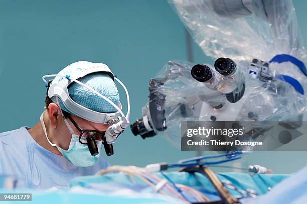 neurosurgery, brain operation - neurosurgery stock-fotos und bilder