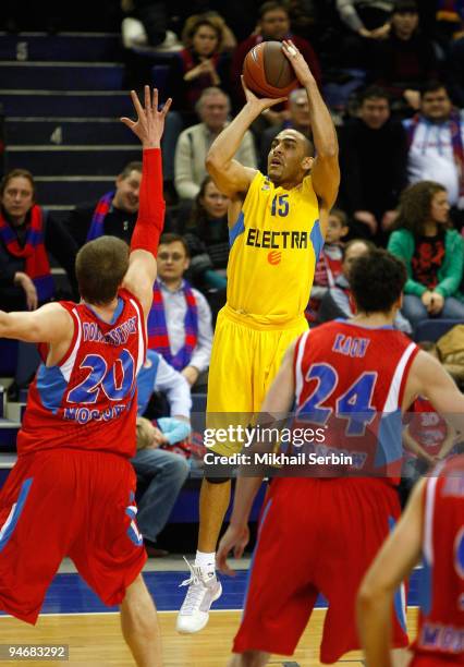 David Bluthenthal, #15 of Maccabi Electra Tel Aviv competes with Andrey Vorontsevich, #20 of CSKA Moscow during the Euroleague Basketball Regular...