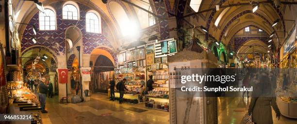 a panoramic view of the interior of the grand bazaar - sunphol stock-fotos und bilder