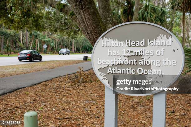 hilton head island, south carolina - river island sighn stock-fotos und bilder