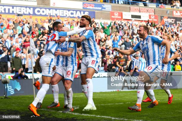 Tom Ince of Huddersfield Town celebrates after scoring a goal to make it 1-0 during the Premier League match between Huddersfield Town and Watford at...