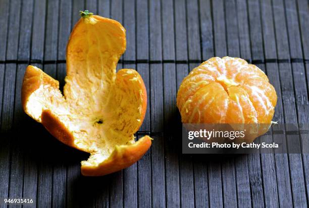 mandarin orange - mondo fotografías e imágenes de stock