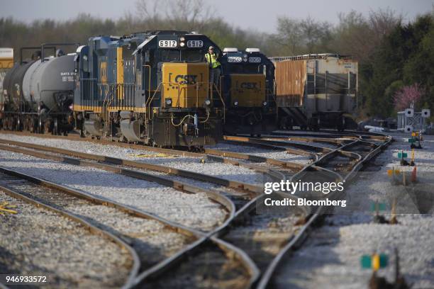 Csx Train Side View 99 Csx Locomotives Photos & High Res Pictures - Getty Images