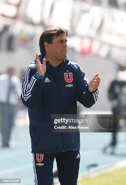 Guillermo Hoyos head coach of U de Chile gives instructions to his players,during a match between U de Chile and Colo Colo as part of Torneo...