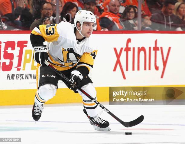 Conor Sheary of the Pittsburgh Penguins skates against the Philadelphia Flyers in Game Three of the Eastern Conference First Round during the 2018...