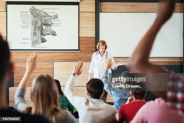 vorlesungen über anatomie des menschen - medizinische fakultät stock-fotos und bilder