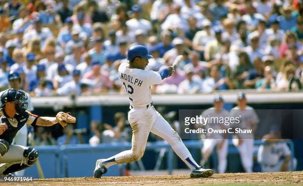 Willie Randolph of the Los Angeles Dodgers bats at Dodger Stadium circa 1989 in Los Angeles,California.