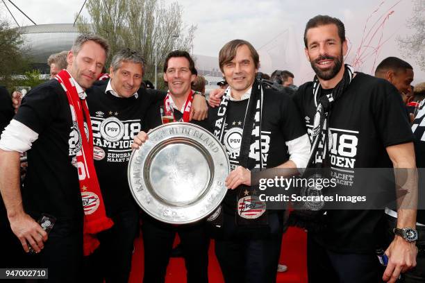 Andre Ooijer of PSV, assistant trainer Ruud Brood of PSV, coach Chris van der Weerden of PSV Phillip Cocu of PSV, assistant trainer Ruud van...