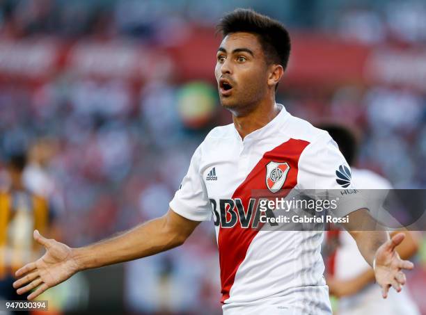 Gonzalo Martinez of River Plate reacts during a match between River Plate and Rosario Central as part of Superliga 2017/18 at Estadio Monumental...