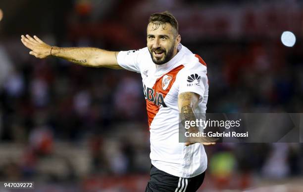 Lucas Pratto of River Plate celebrates after scoring the second goal of his team during a match between River Plate and Rosario Central as part of...