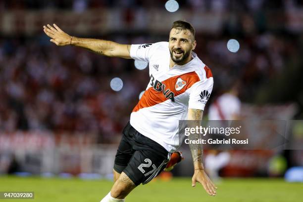 Lucas Pratto of River Plate celebrates after scoring the second goal of his team during a match between River Plate and Rosario Central as part of...