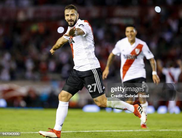 Lucas Pratto of River Plate celebrates after scoring the second goal of his team during a match between River Plate and Rosario Central as part of...