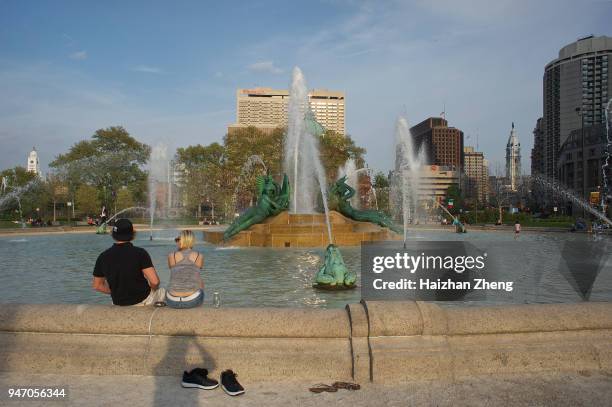 swann memorial-brunnen in philadelphia - swann memorial fountain stock-fotos und bilder