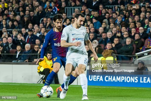 Andre Filipe Tavares Gomes of FC Barcelona fights for the ball with Davide Zappacosta of Chelsea FC during the UEFA Champions League 2017-18 Round of...