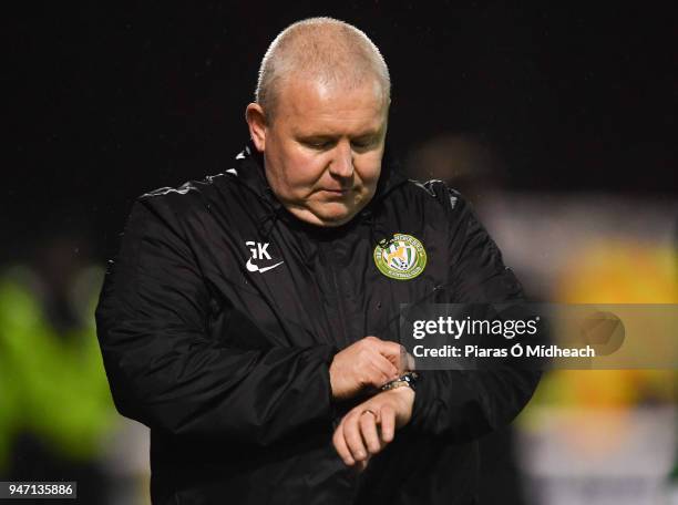 Bray , Ireland - 16 April 2018; Bray Wanderers manager Graham Kelly checks his watch during the SSE Airtricity League Premier Division match between...