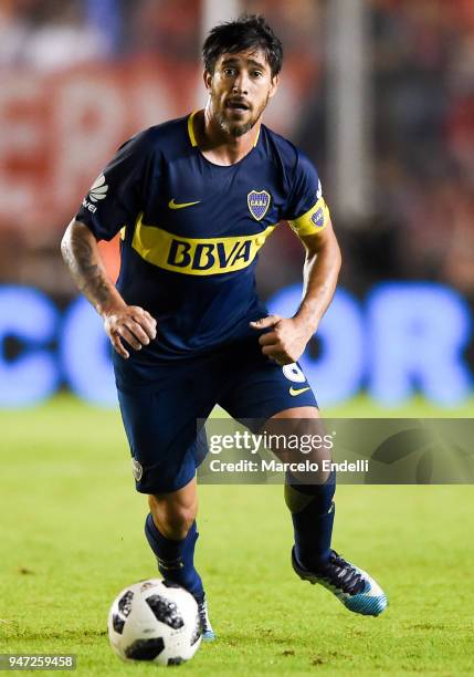 Pablo Perez of Boca Juniors drives the ball during a match between Independiente and Boca Juniors as part of Superliga 2017/18 on April 15, 2018 in...