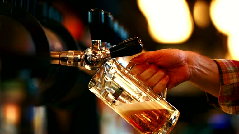 https://media.gettyimages.com/id/947320448/video/beer-on-a-tap.jpg?b=1&s=640x640&k=20&c=5CxPr-yM5Fds-8t2yR8HcZtuWWvZoXIBtQ2I86-wIfI=