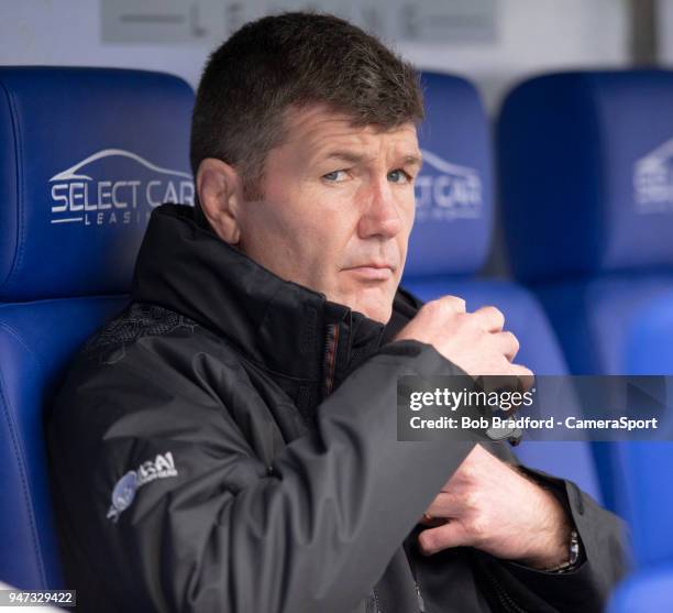 Exeter Chiefs' Head Coach Rob Baxter during the Aviva Premiership match between London Irish and Exeter Chiefs at Madejski Stadium on April 15, 2018...